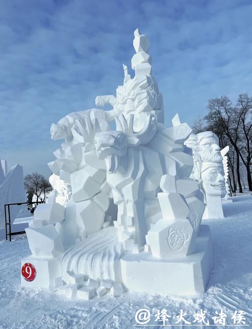 雪雕艺术家冰城秀技艺