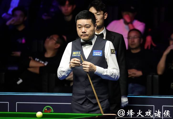 丁俊晖夹缝求生，年轻00后抢占赛场风头，中英对比暴露人才培养真相